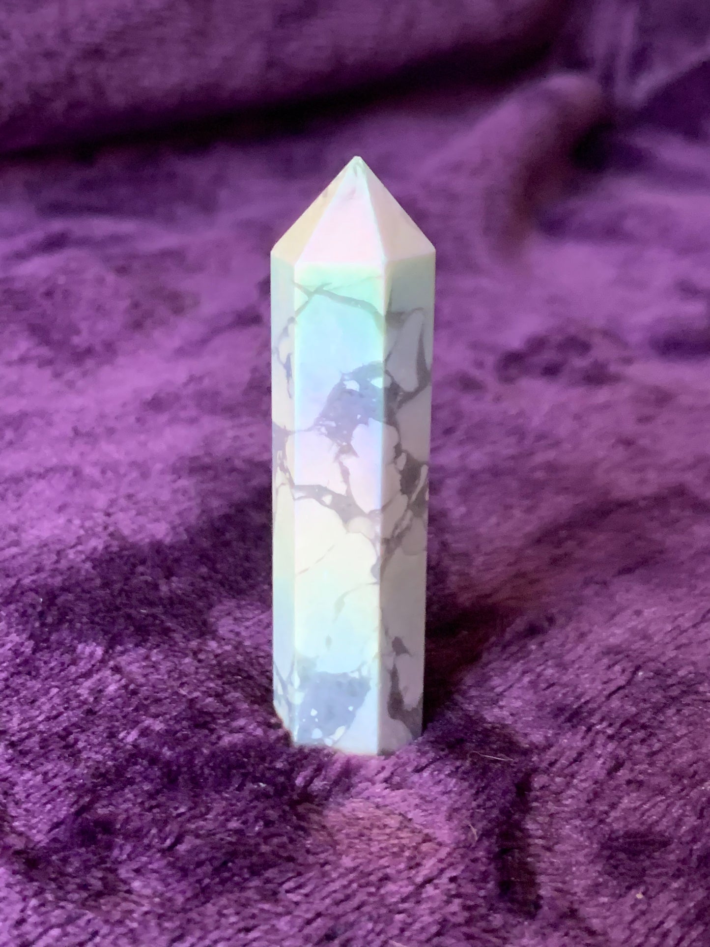 Aura Rainbow Howlite Point